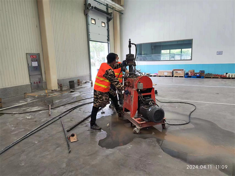 阿拉善厂房地面下沉塌陷注浆加固施工